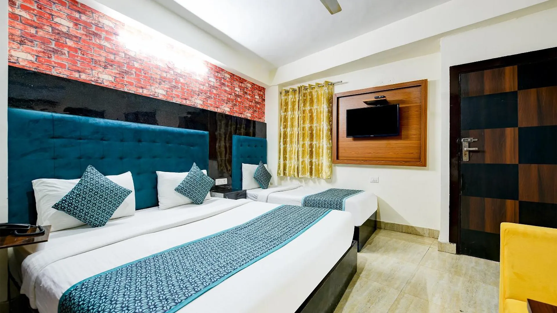 ****  Hotel Venture Near New Delhi International Airport India